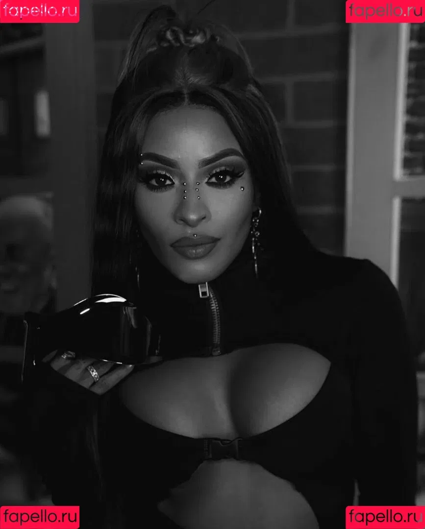 / Thea Trinidad / Zelina Vega / zelinavegawwe Onlyfans Photo Gallery 