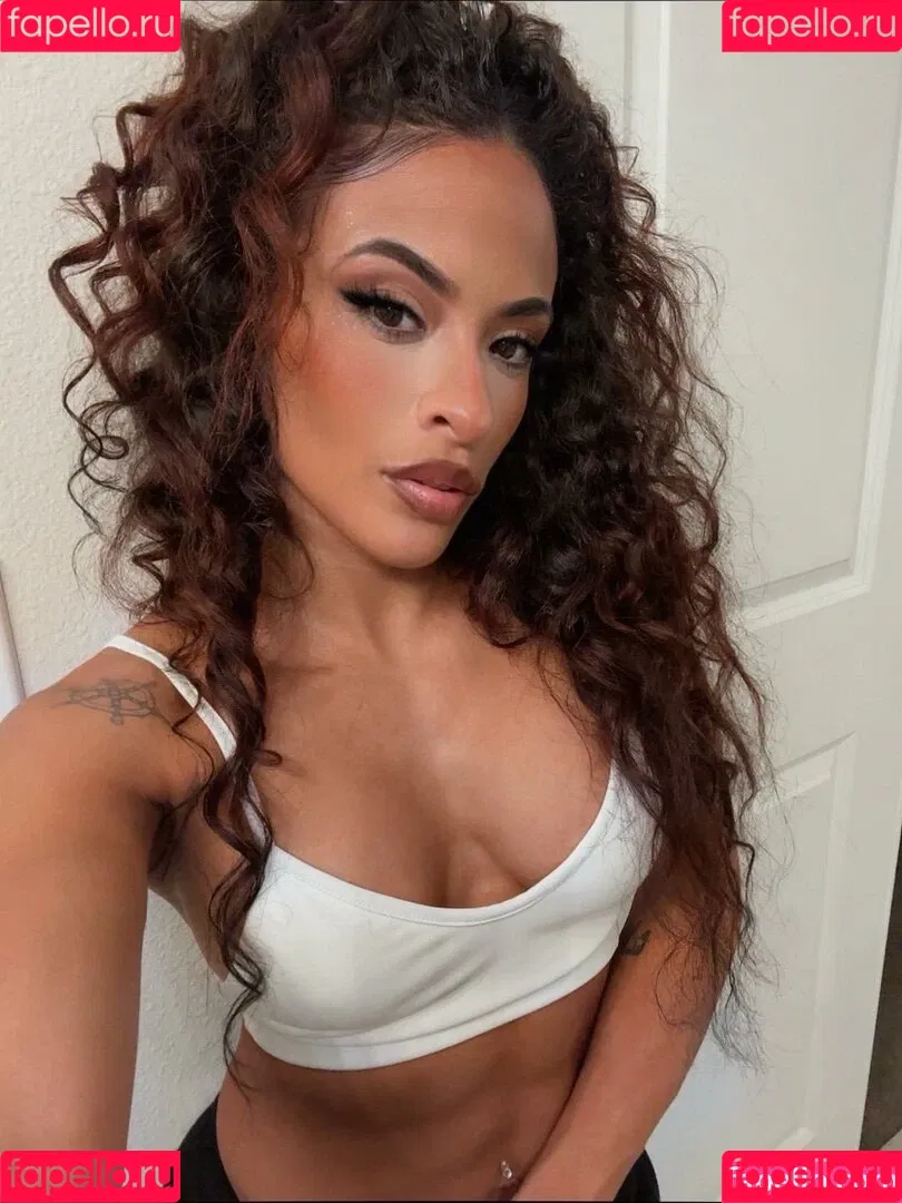 / Thea Trinidad / Zelina Vega / zelinavegawwe Onlyfans Photo Gallery 