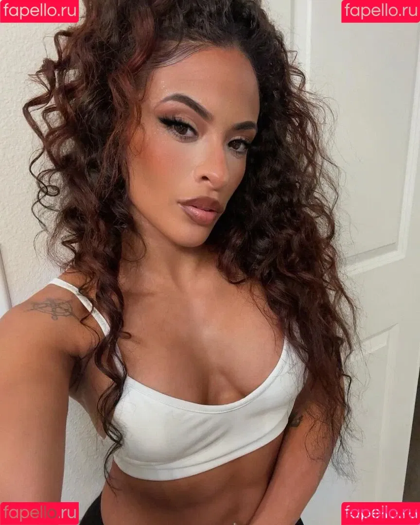 / Thea Trinidad / Zelina Vega / zelinavegawwe Onlyfans Photo Gallery 