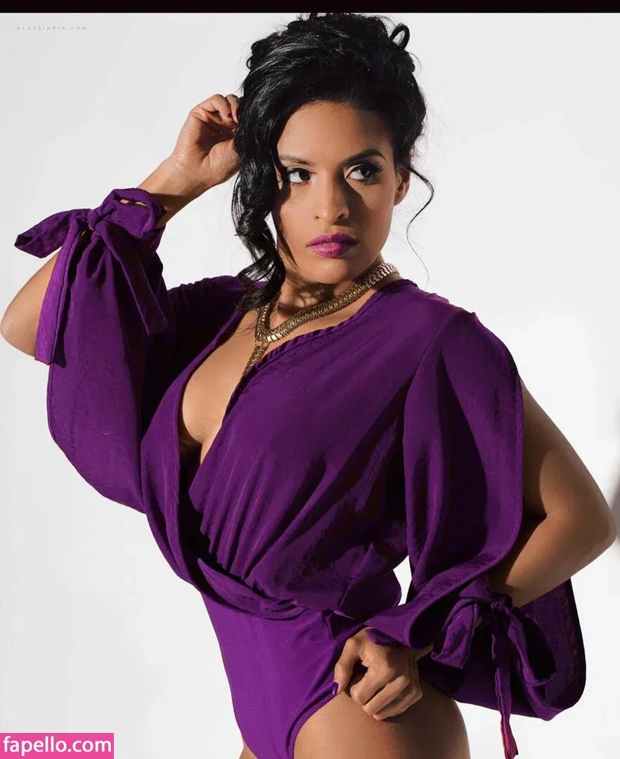 / Thea Trinidad / Zelina Vega / zelinavegawwe Onlyfans Photo Gallery 