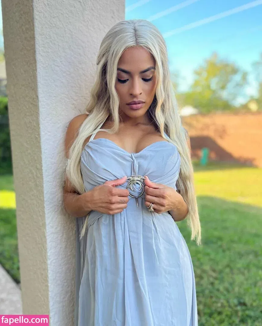 / Thea Trinidad / Zelina Vega / zelinavegawwe Onlyfans Photo Gallery 