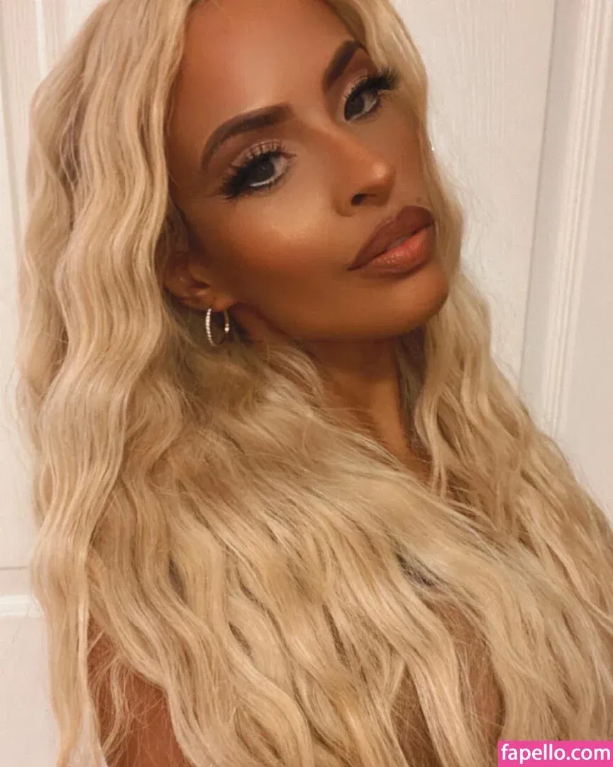 / Thea Trinidad / Zelina Vega / zelinavegawwe Onlyfans Photo Gallery 