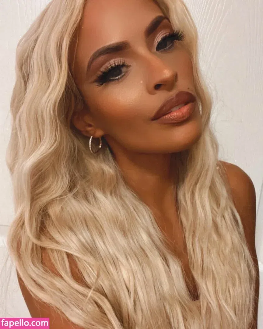 / Thea Trinidad / Zelina Vega / zelinavegawwe Onlyfans Photo Gallery 