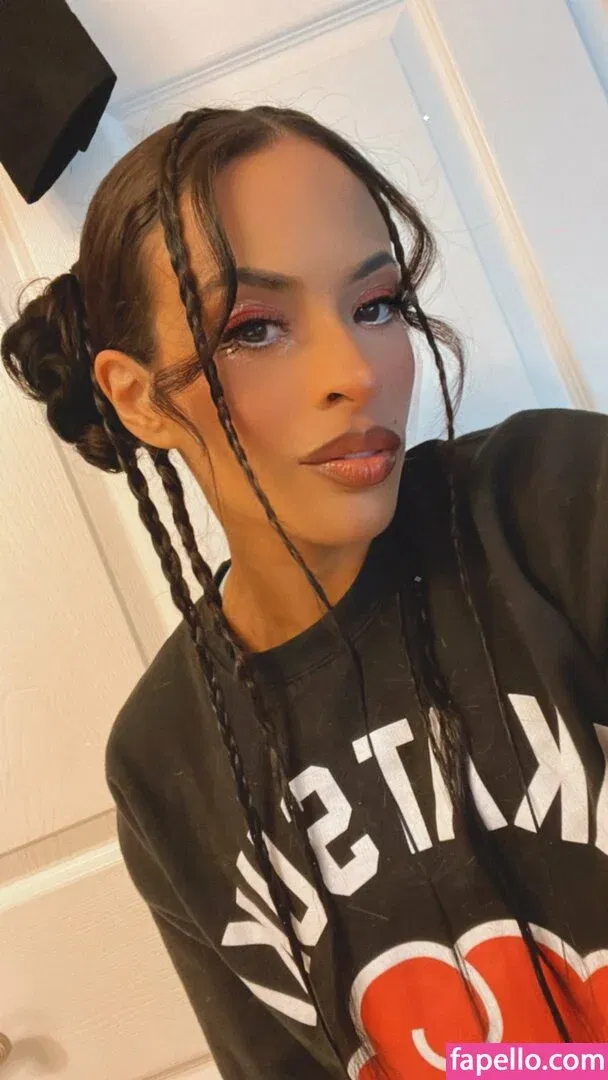 / Thea Trinidad / Zelina Vega / zelinavegawwe Onlyfans Photo Gallery 