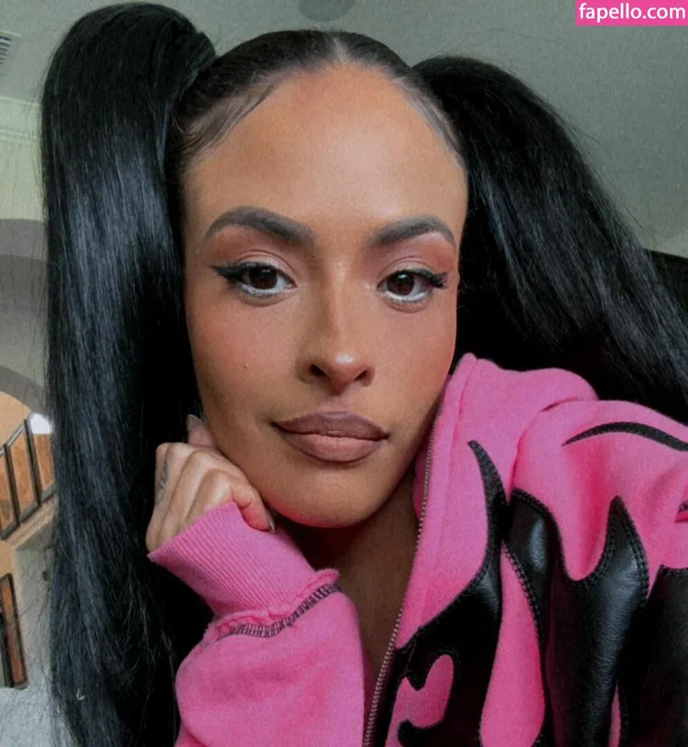 / Thea Trinidad / Zelina Vega / zelinavegawwe Onlyfans Photo Gallery 