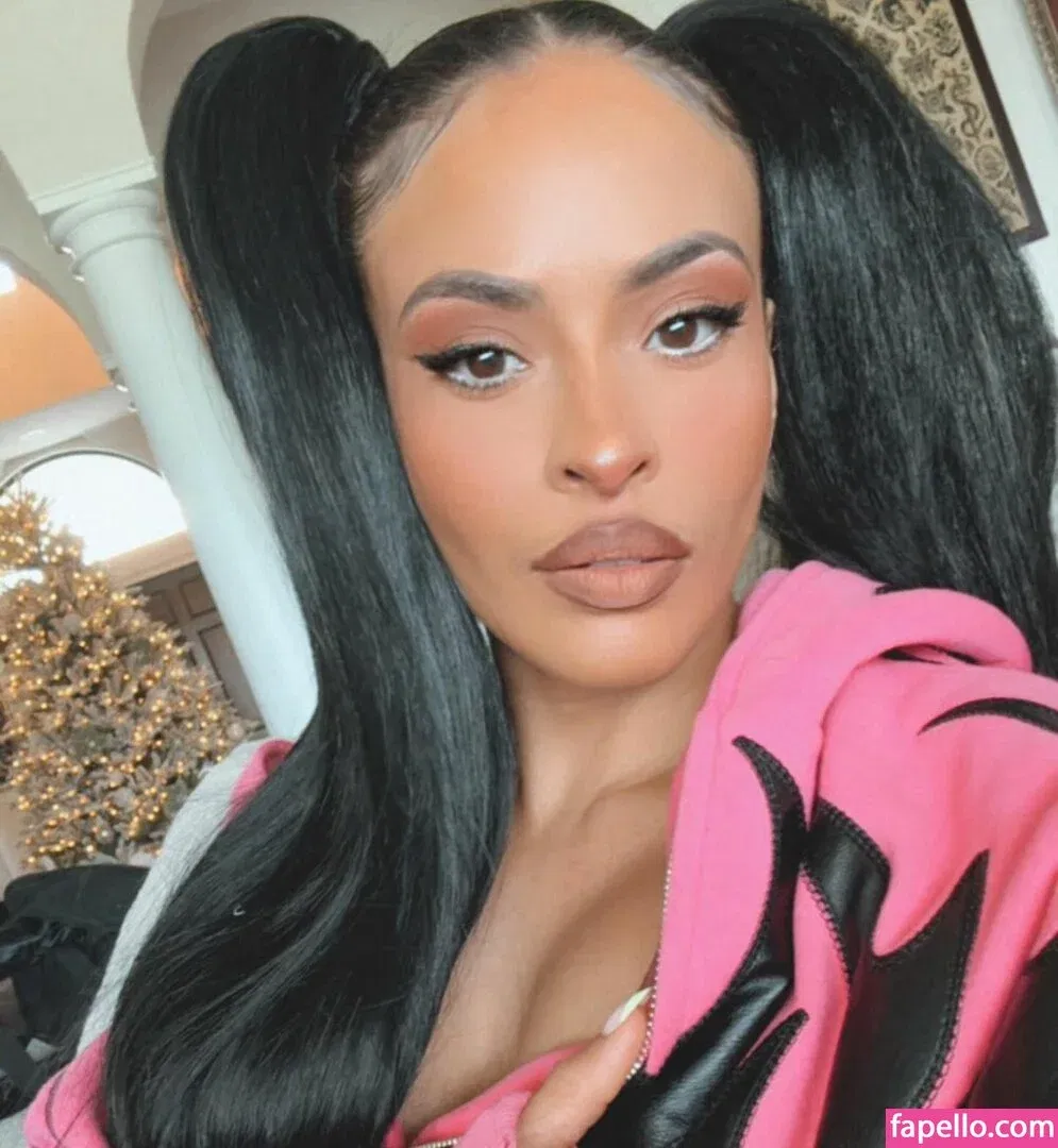 / Thea Trinidad / Zelina Vega / zelinavegawwe Onlyfans Photo Gallery 