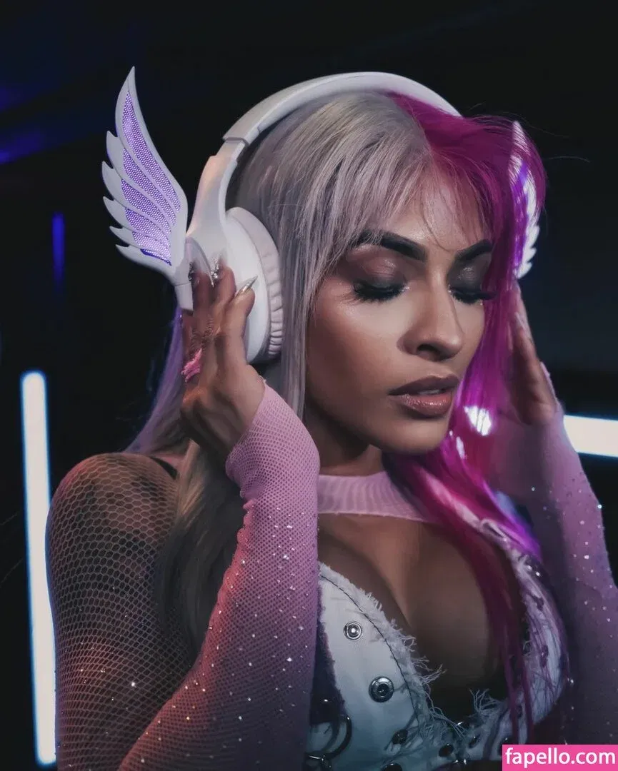 / Thea Trinidad / Zelina Vega / zelinavegawwe Onlyfans Photo Gallery 