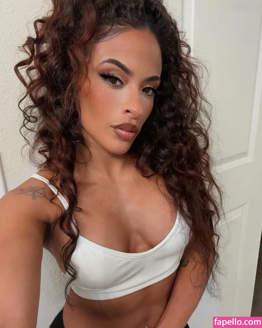 / Thea Trinidad / Zelina Vega / zelinavegawwe Onlyfans Photo Gallery 