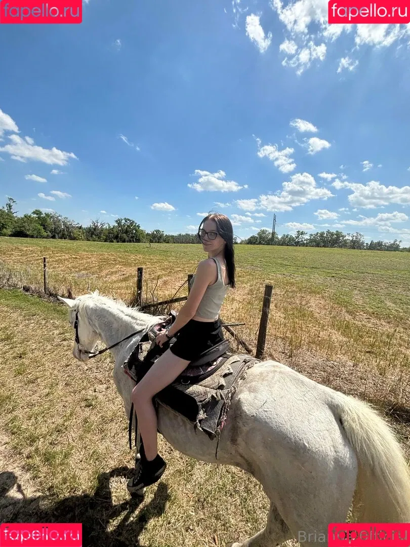 Brianna Aerial / brianna.0fficial Onlyfans Photo Gallery 