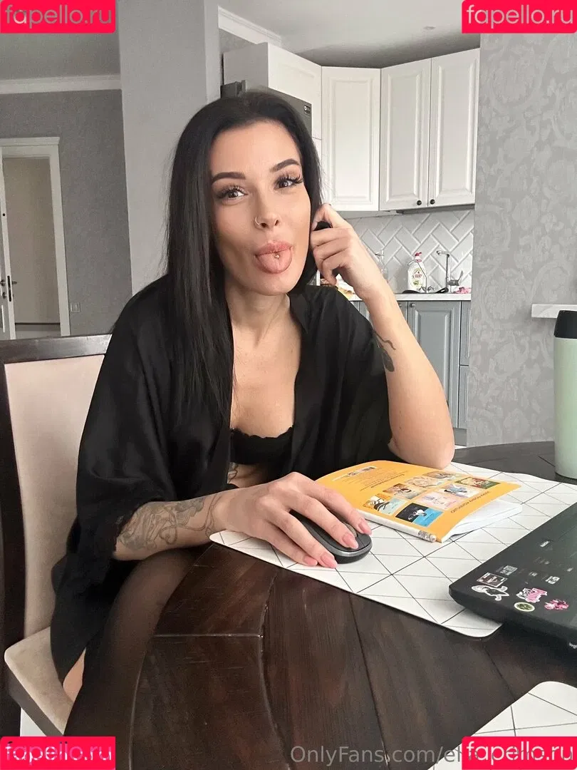 ella_malina / ellammalina Onlyfans Photo Gallery 