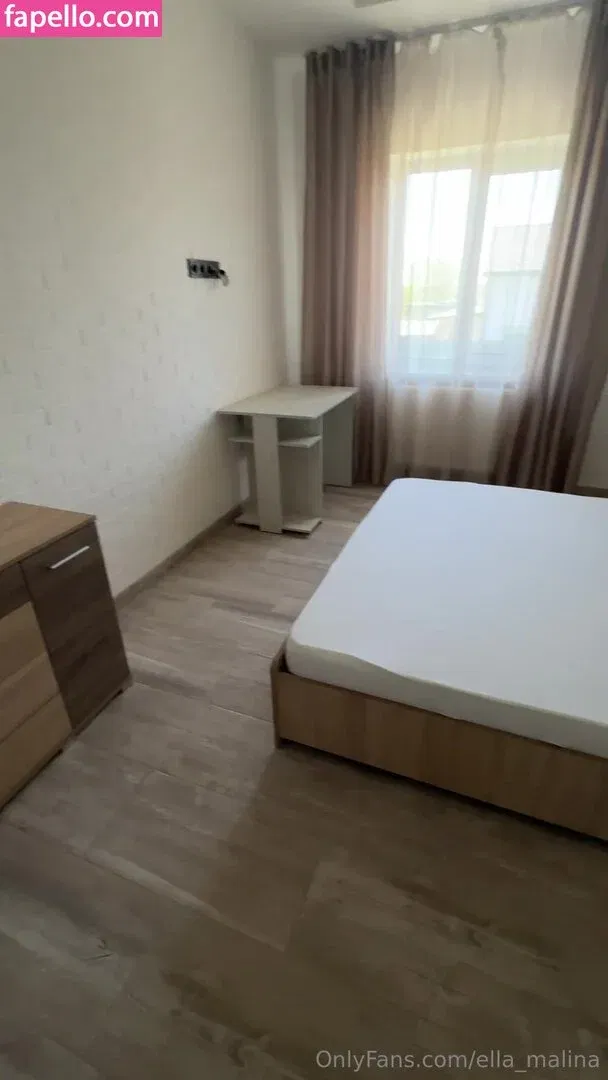 ella_malina / ellammalina Onlyfans Photo Gallery 