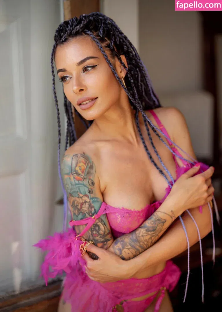 ella_malina / ellammalina Onlyfans Photo Gallery 