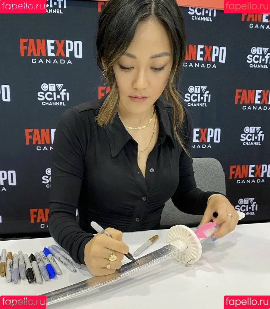 Karen Fukuhara / Kimiko / karenfukuhara Onlyfans Photo Gallery 