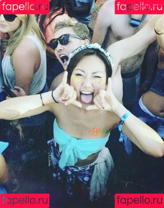 Karen Fukuhara / Kimiko / karenfukuhara Onlyfans Photo Gallery 