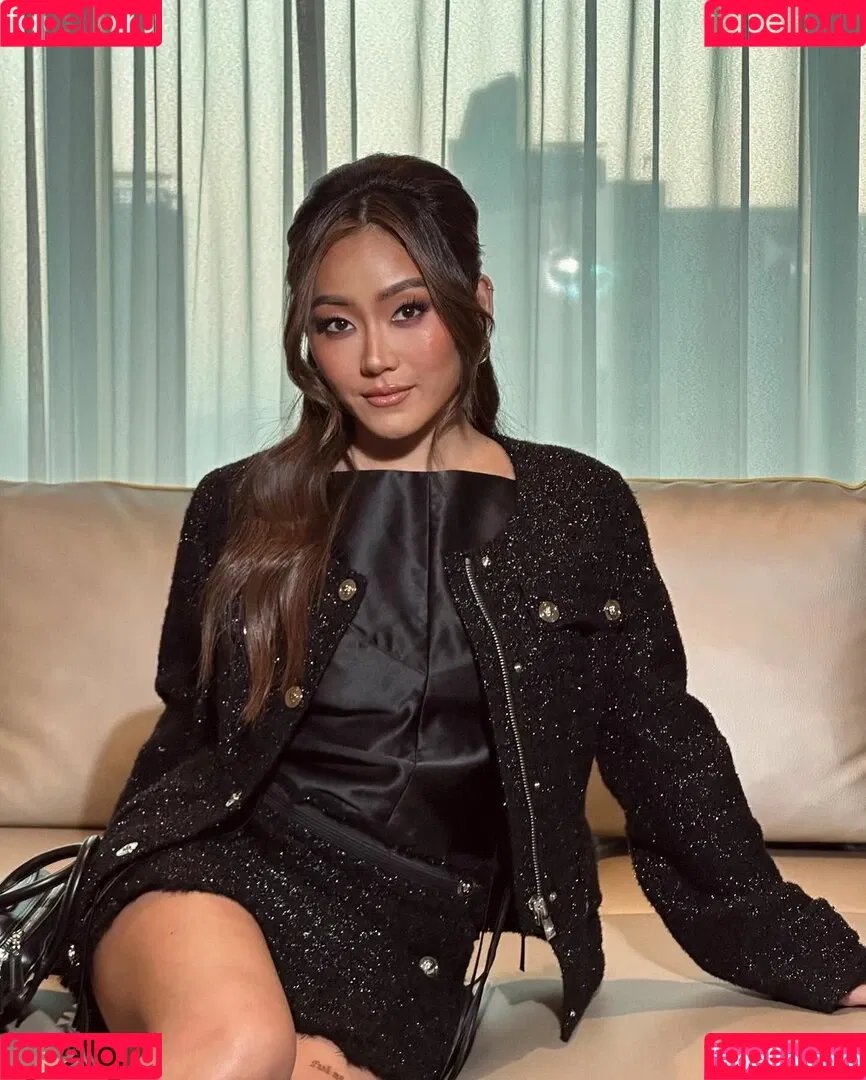 Karen Fukuhara / Kimiko / karenfukuhara Onlyfans Photo Gallery 