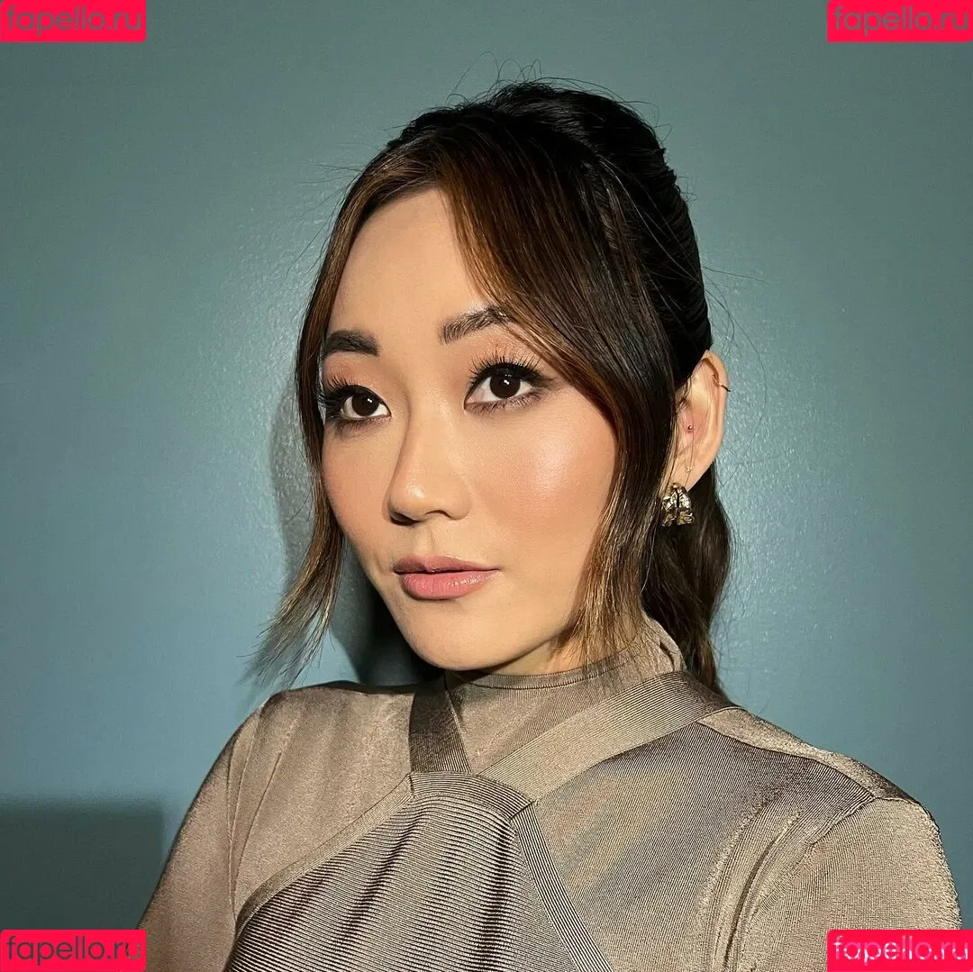 Karen Fukuhara / Kimiko / karenfukuhara Onlyfans Photo Gallery 