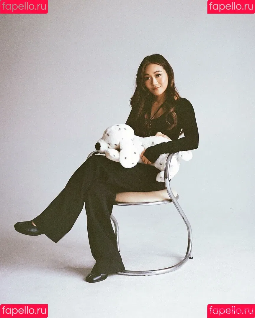 Karen Fukuhara / Kimiko / karenfukuhara Onlyfans Photo Gallery 