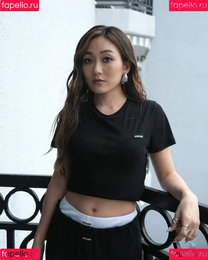 Karen Fukuhara / Kimiko / karenfukuhara Onlyfans Photo Gallery 