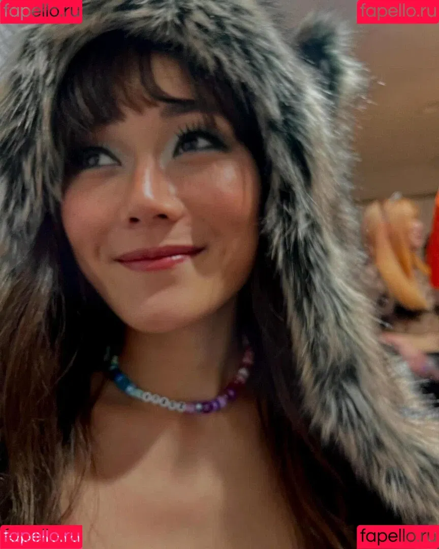 Karen Fukuhara / Kimiko / karenfukuhara Onlyfans Photo Gallery 