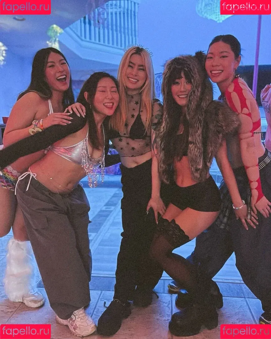 Karen Fukuhara / Kimiko / karenfukuhara Onlyfans Photo Gallery 