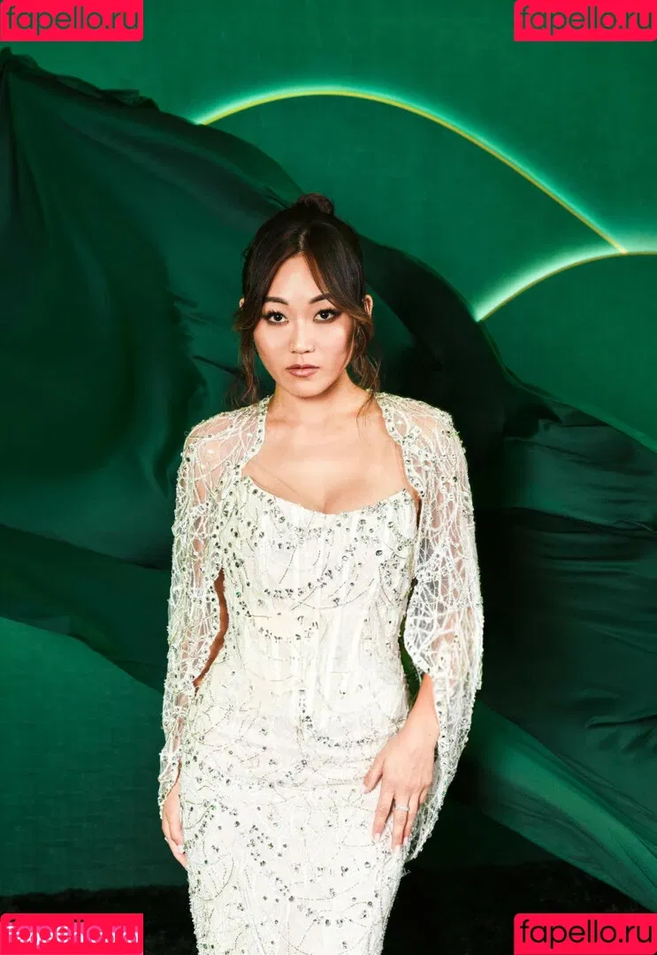 Karen Fukuhara / Kimiko / karenfukuhara Onlyfans Photo Gallery 