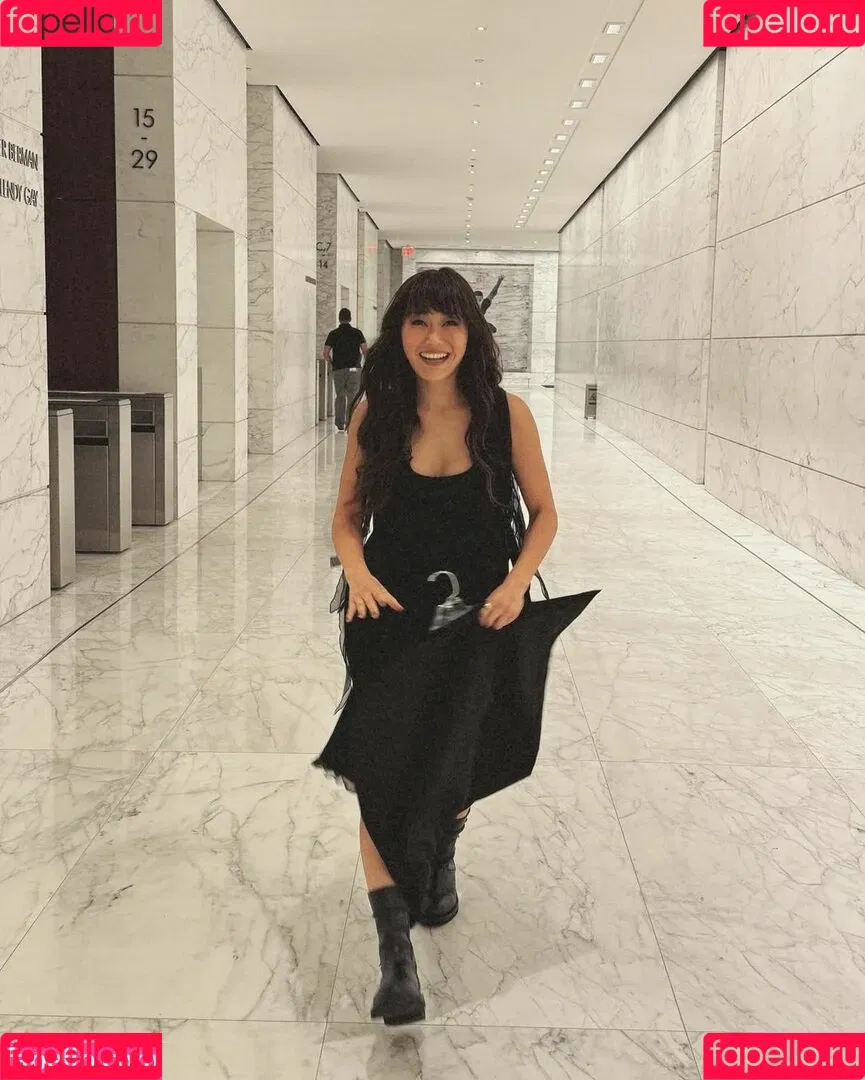 Karen Fukuhara / Kimiko / karenfukuhara Onlyfans Photo Gallery 