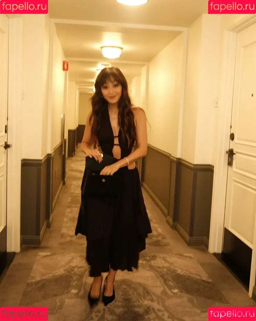 Karen Fukuhara / Kimiko / karenfukuhara Onlyfans Photo Gallery 