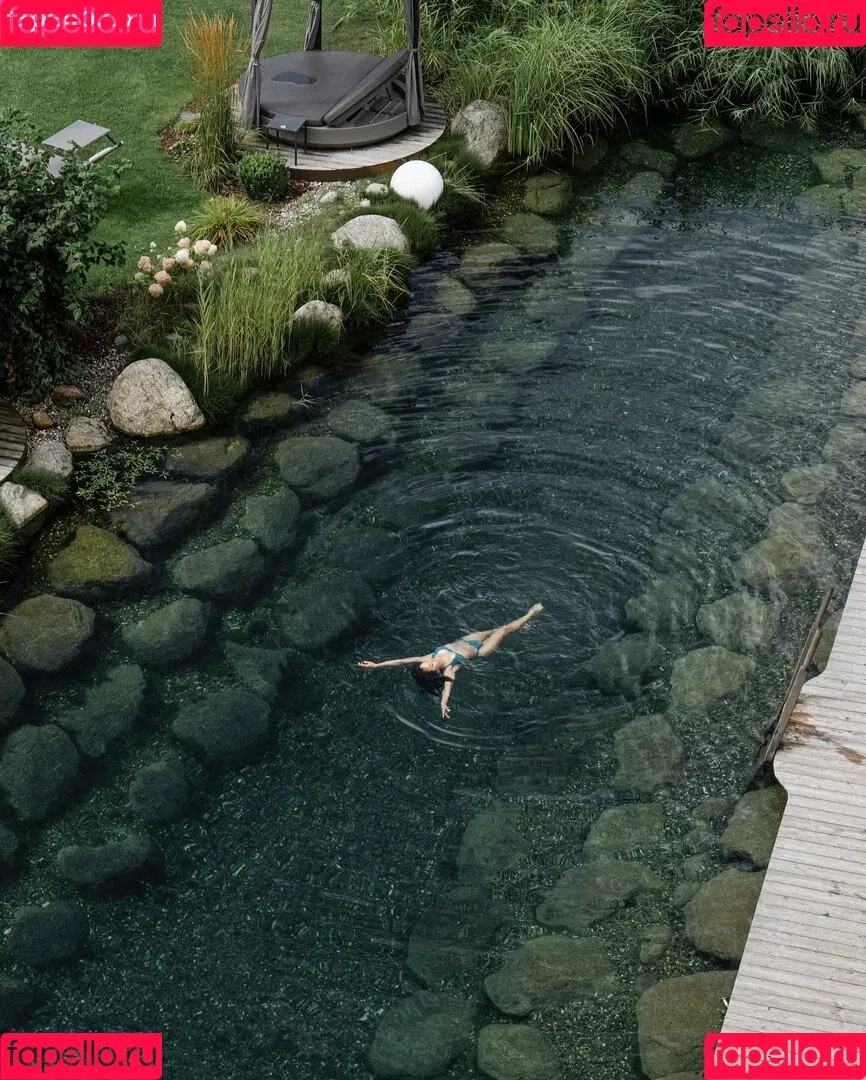 Karen Fukuhara / Kimiko / karenfukuhara Onlyfans Photo Gallery 