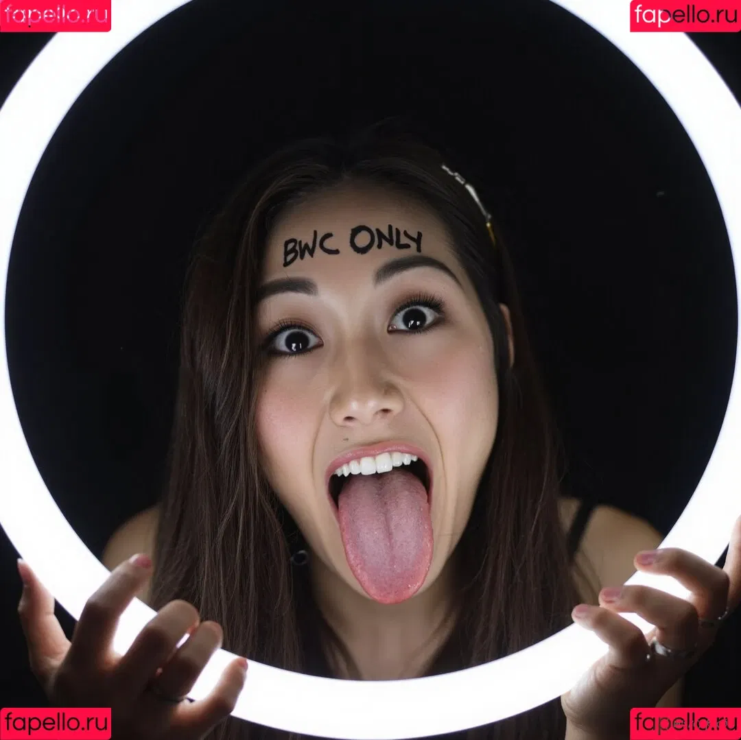 Karen Fukuhara / Kimiko / karenfukuhara Onlyfans Photo Gallery 