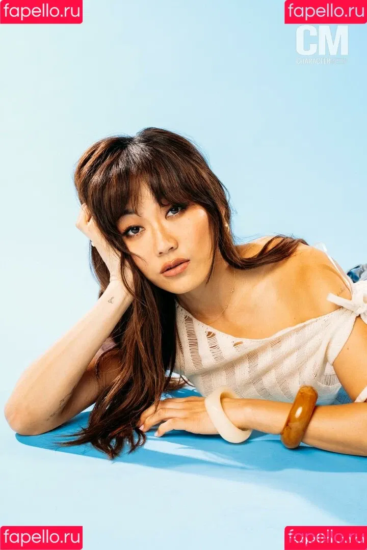Karen Fukuhara / Kimiko / karenfukuhara Onlyfans Photo Gallery 