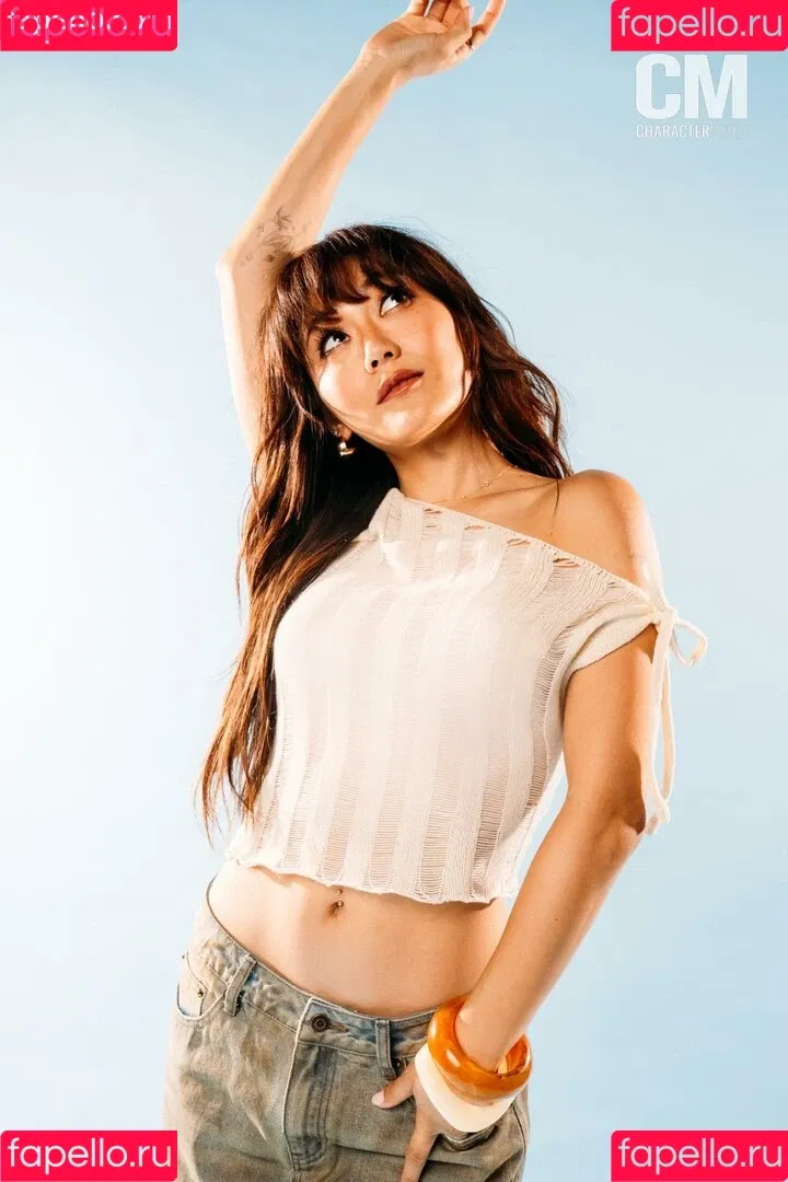 Karen Fukuhara / Kimiko / karenfukuhara Onlyfans Photo Gallery 