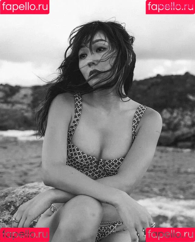 Karen Fukuhara / Kimiko / karenfukuhara Onlyfans Photo Gallery 