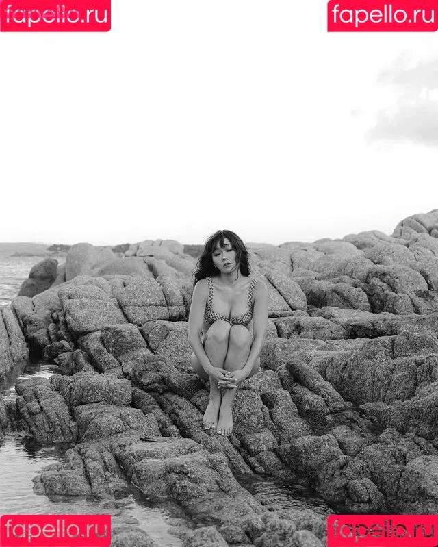 Karen Fukuhara / Kimiko / karenfukuhara Onlyfans Photo Gallery 