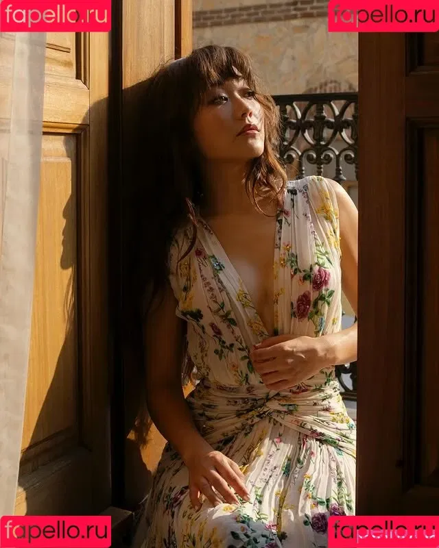 Karen Fukuhara / Kimiko / karenfukuhara Onlyfans Photo Gallery 