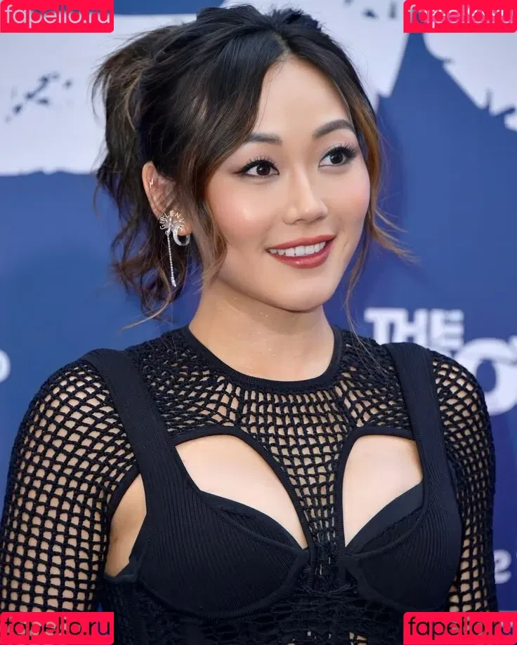 Karen Fukuhara / Kimiko / karenfukuhara Onlyfans Photo Gallery 
