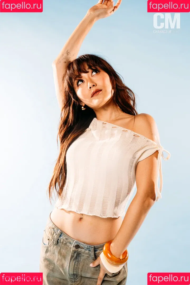 Karen Fukuhara / Kimiko / karenfukuhara Onlyfans Photo Gallery 