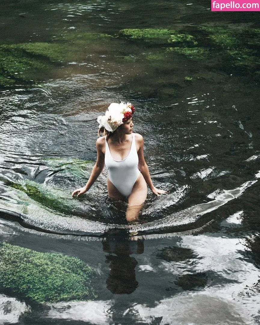 Karen Fukuhara / Kimiko / karenfukuhara Onlyfans Photo Gallery 