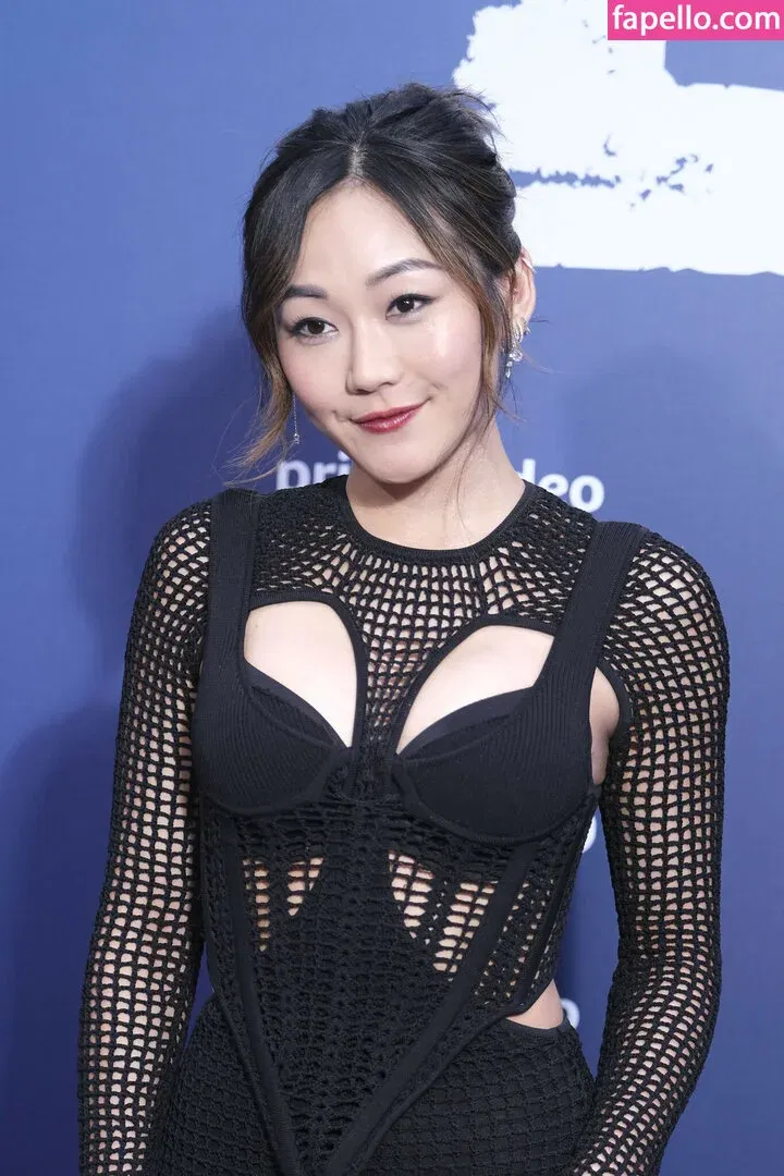 Karen Fukuhara / Kimiko / karenfukuhara Onlyfans Photo Gallery 