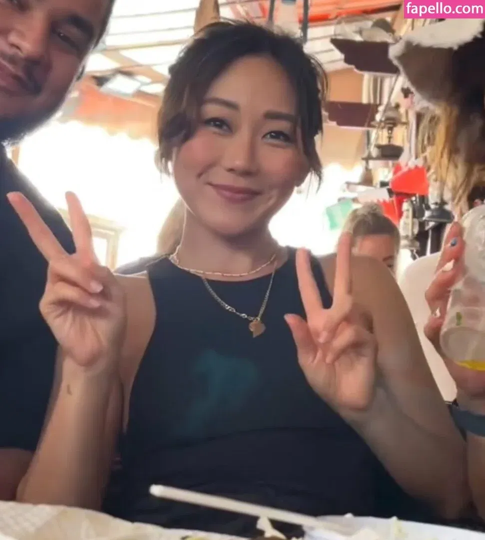 Karen Fukuhara / Kimiko / karenfukuhara Onlyfans Photo Gallery 