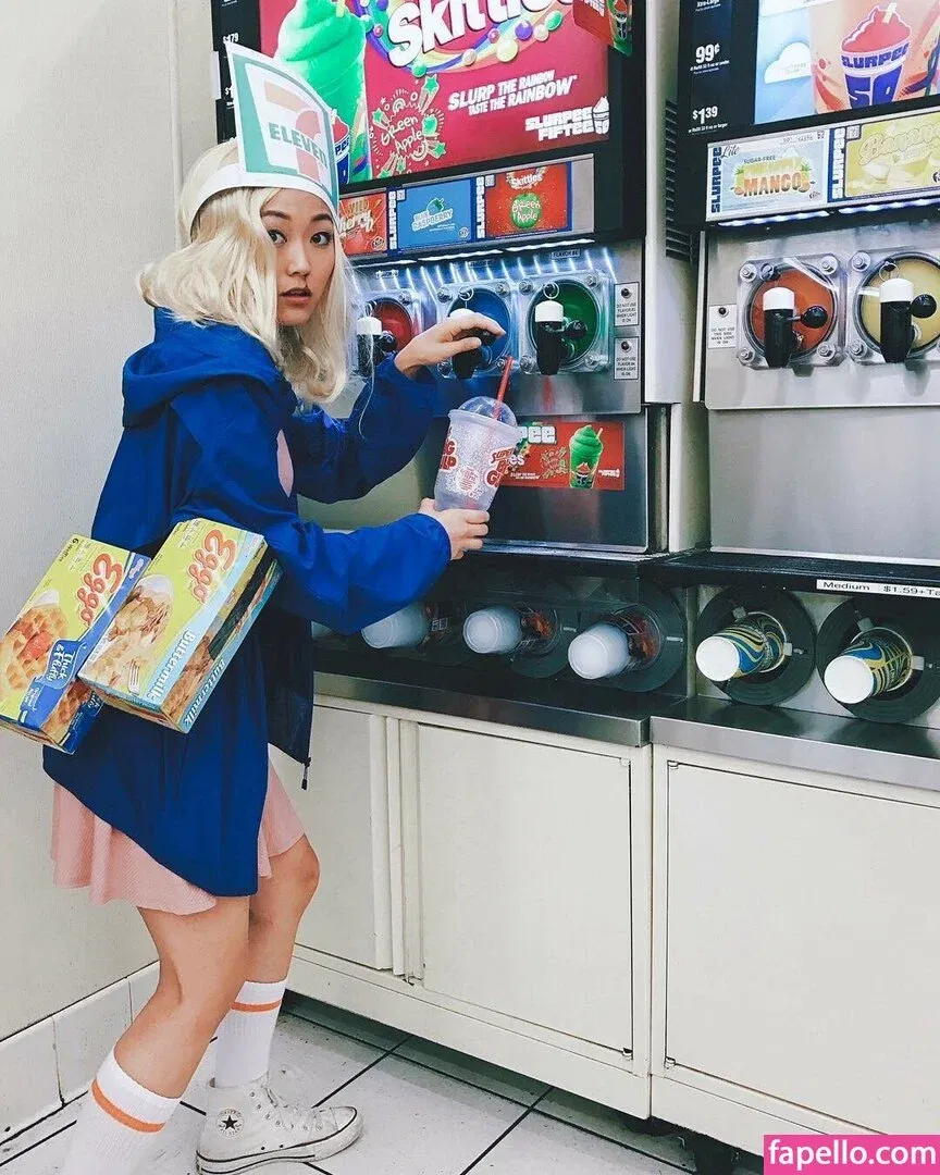 Karen Fukuhara / Kimiko / karenfukuhara Onlyfans Photo Gallery 