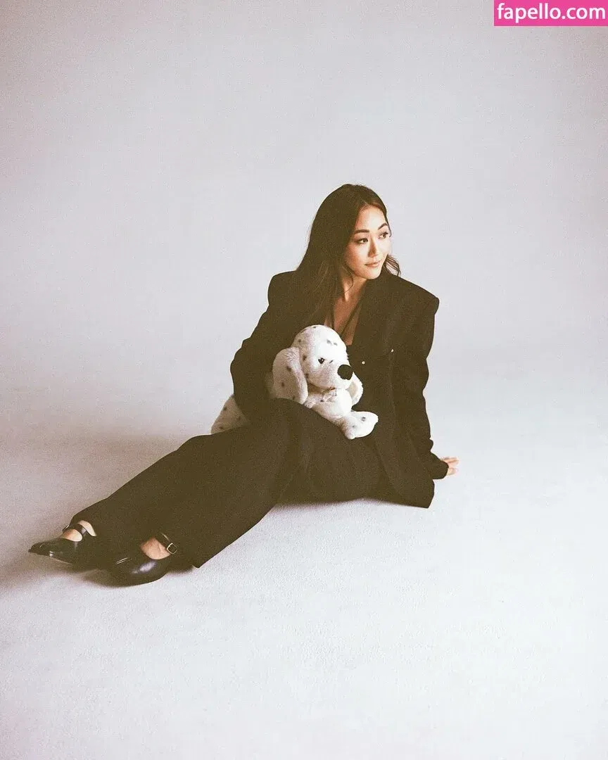 Karen Fukuhara / Kimiko / karenfukuhara Onlyfans Photo Gallery 