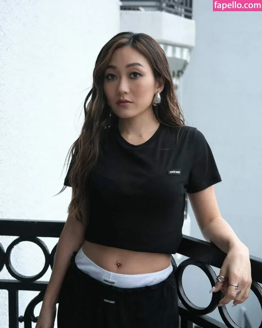 Karen Fukuhara / Kimiko / karenfukuhara Onlyfans Photo Gallery 