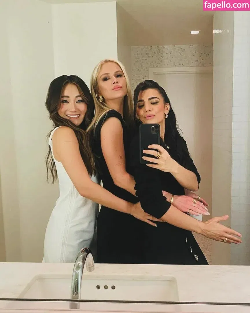 Karen Fukuhara / Kimiko / karenfukuhara Onlyfans Photo Gallery 