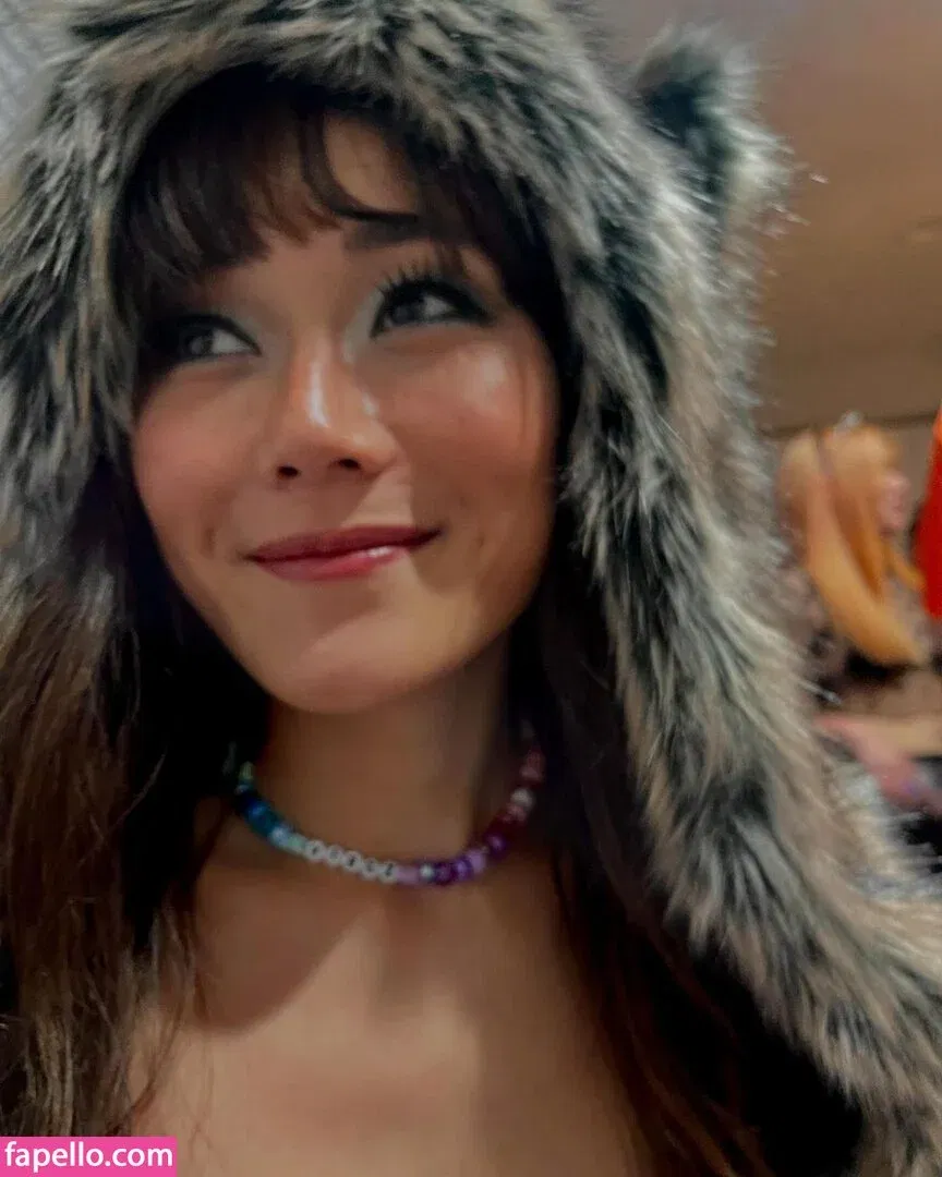 Karen Fukuhara / Kimiko / karenfukuhara Onlyfans Photo Gallery 