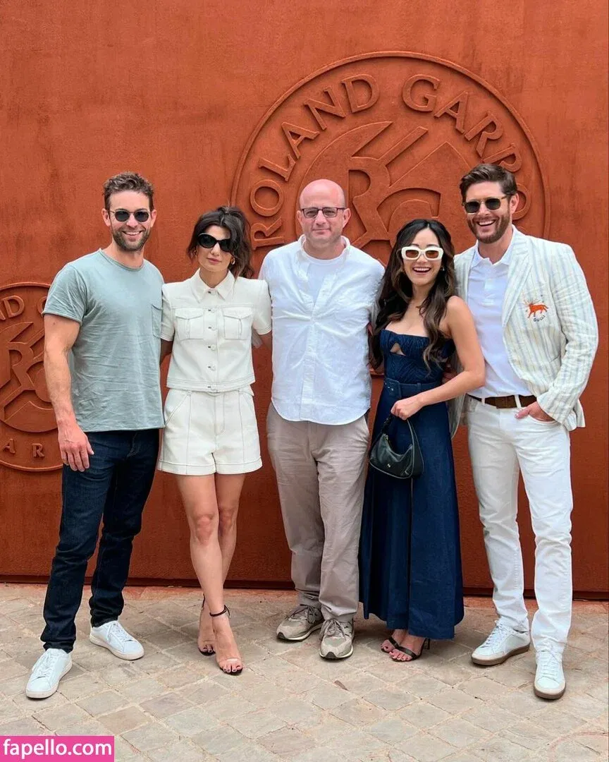 Karen Fukuhara / Kimiko / karenfukuhara Onlyfans Photo Gallery 