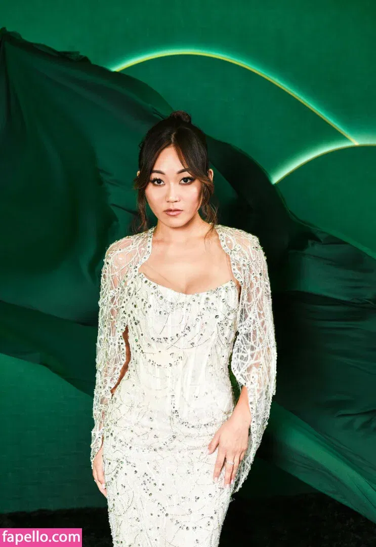 Karen Fukuhara / Kimiko / karenfukuhara Onlyfans Photo Gallery 