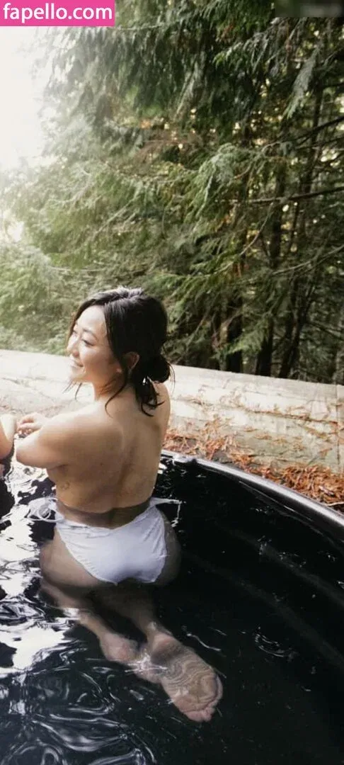 Karen Fukuhara / Kimiko / karenfukuhara Onlyfans Photo Gallery 