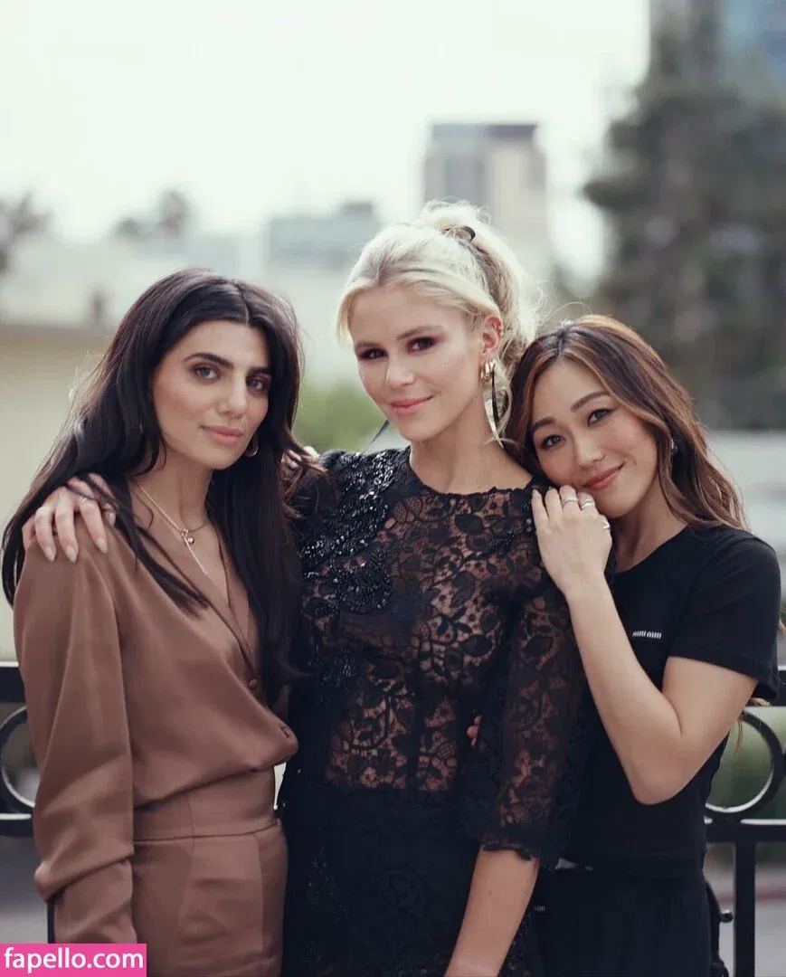 Karen Fukuhara / Kimiko / karenfukuhara Onlyfans Photo Gallery 