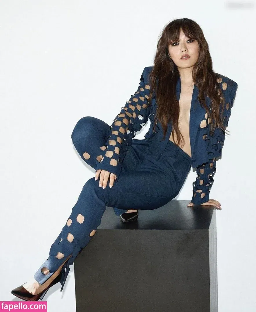 Karen Fukuhara / Kimiko / karenfukuhara Onlyfans Photo Gallery 