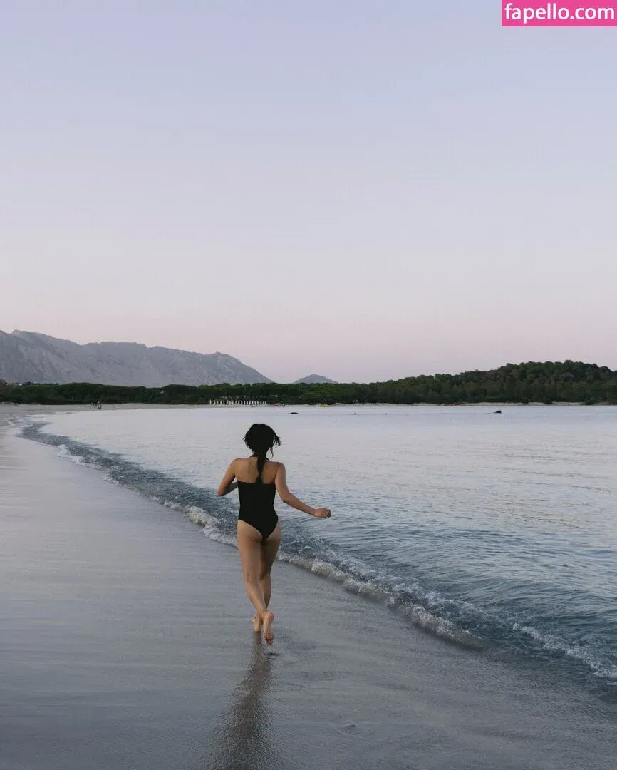 Karen Fukuhara / Kimiko / karenfukuhara Onlyfans Photo Gallery 